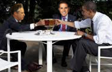 Backyard Beer Summit: Obama Meets Jon Stewart and CNN’s Rick Sanchez over Beer