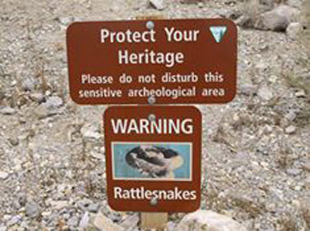 WARNING Rattlesnakes sign